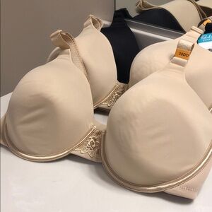 Vanity Fair NWOT Size 38 DD Group of 3 bras